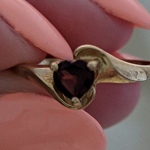 10k gold heart garnet ring